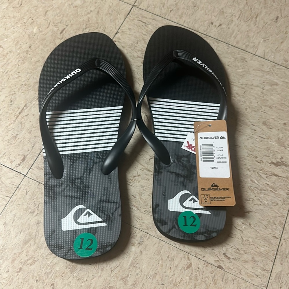 Quiksilver flip flops men’s size 12